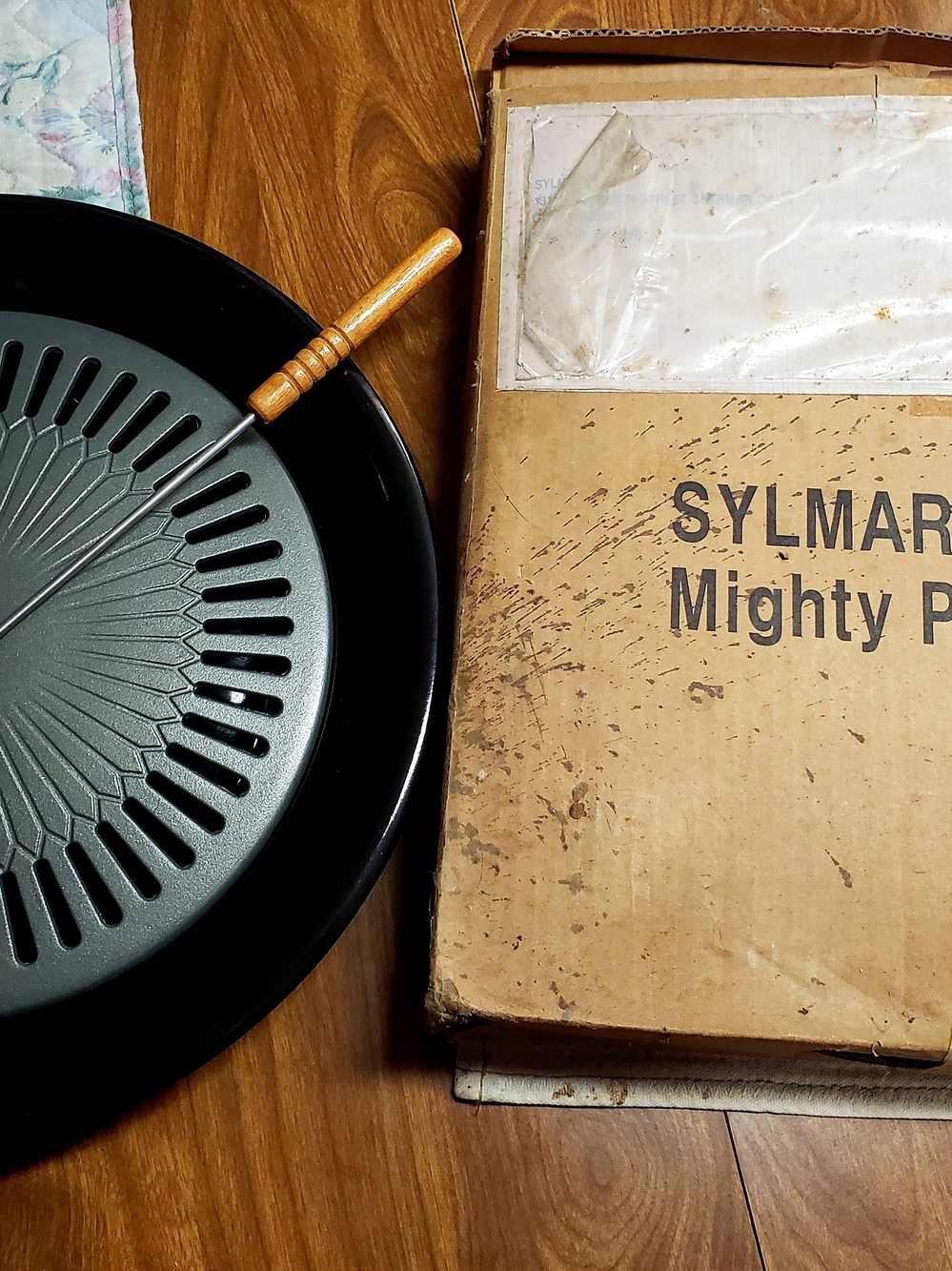 Mighty Pan Black & Gray Korean BBQ Grill Pan with Wooden Handle Fork